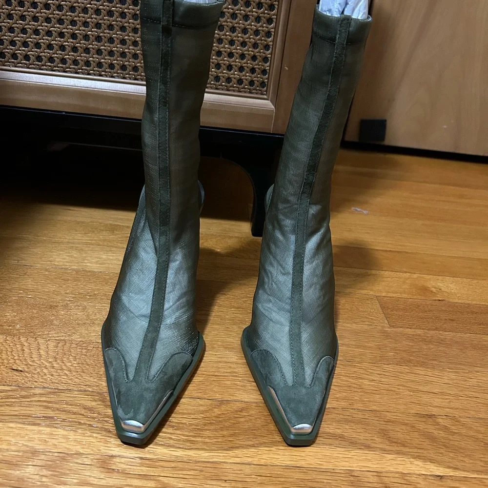 Stylish Olive Green Heeled Boots - Picture 4 of 8